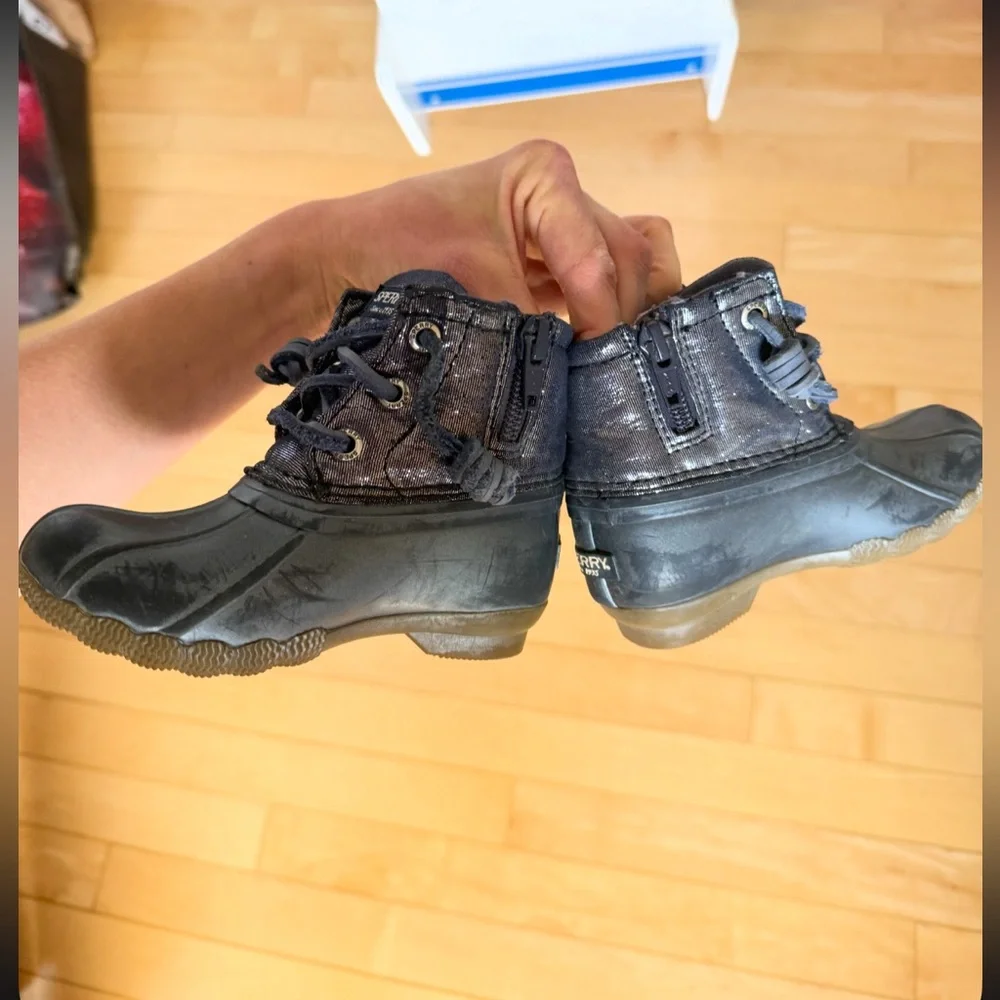 Toddler girls sparkly navy blue Sperry boots size 7- spring boots, saltwater